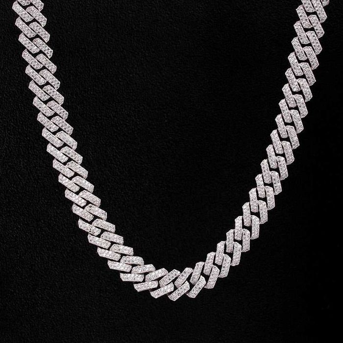 Lanț cuban full iced placat cu argint și inserții de diamante