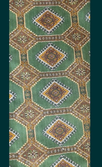 Продаётся ковёр  размер 3х4