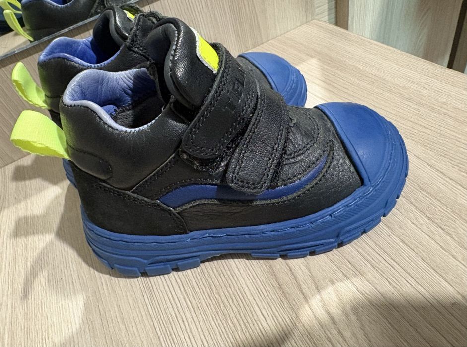 Продам детские ботинки от tiflani