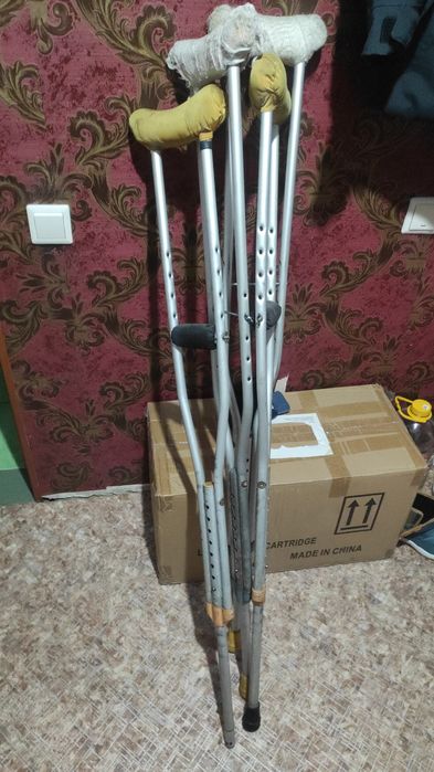 Костыли отдам даром