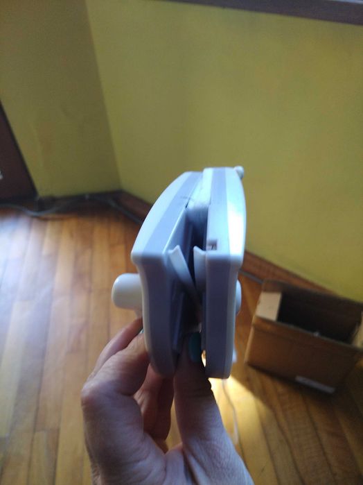 Уред за миене на прозорци с магнит