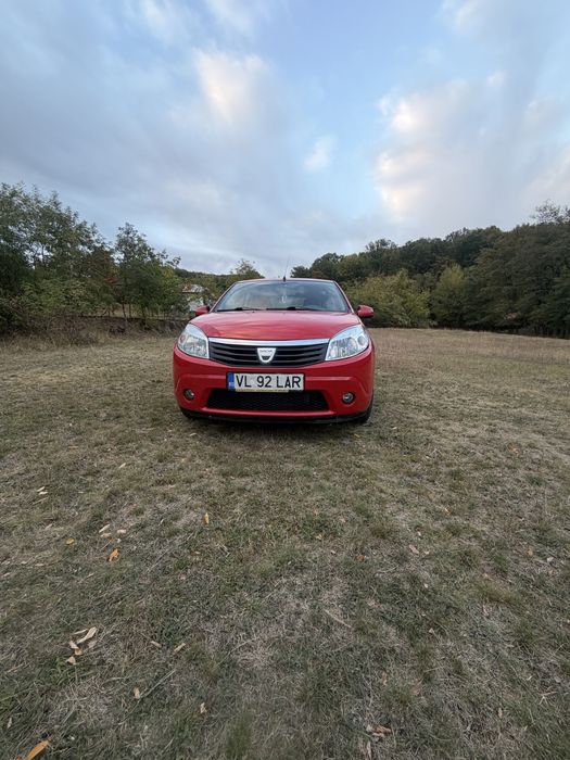 Dacia  Sandero 1