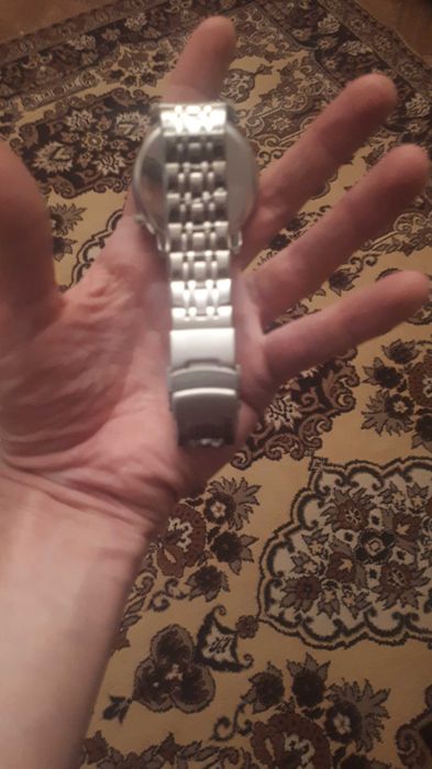 Часы новые наручные не доогорого