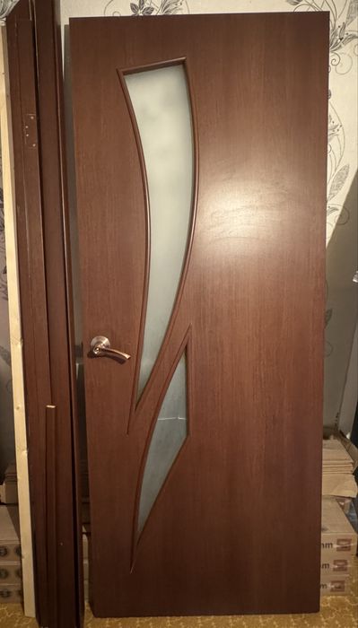Продам межкомнатную дверь
