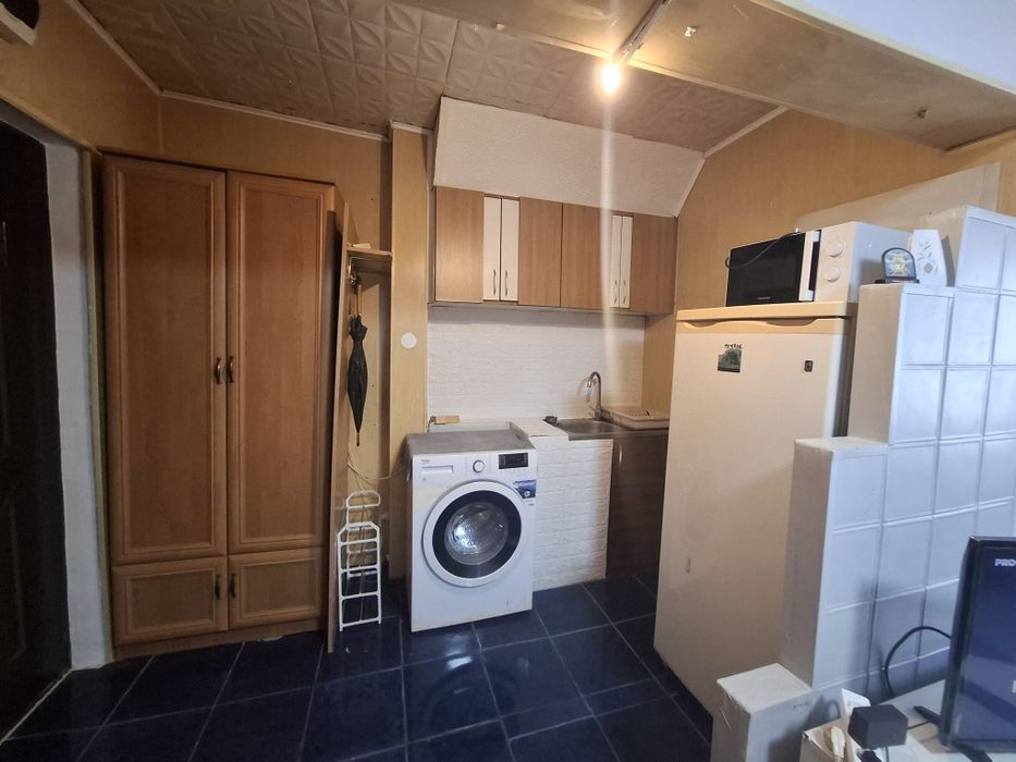 Închiriez garsoniera zona Penny, 1200 lei