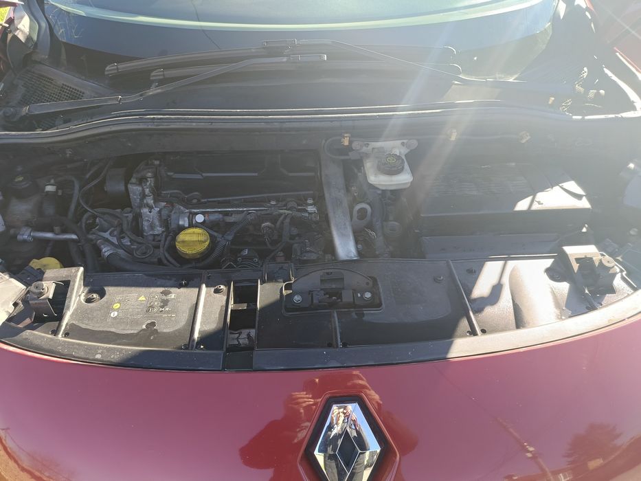 Продавам Рено Сценик 2010 г.Дизел автоматична скоростна кутия.