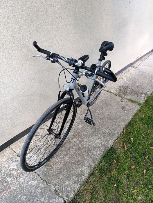 Bicicleta oras/trekking ,aluminiu, roti 28