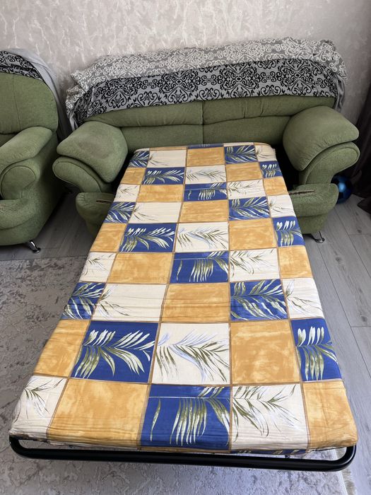 Диван, мини диван, кресло. В подарок чехлы.