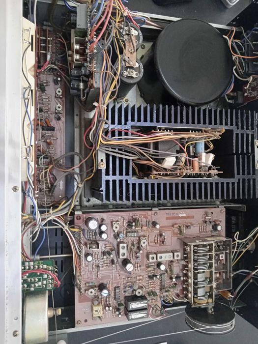 Продавам SONY STR V5