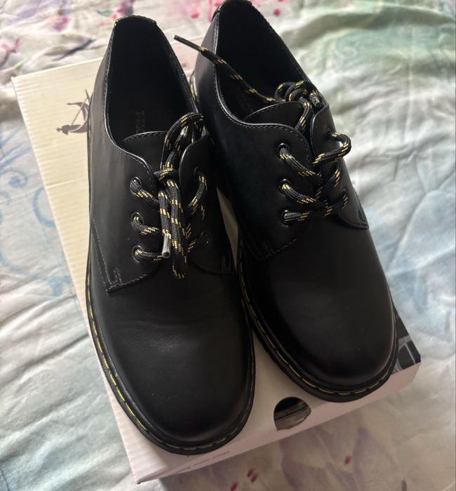 Ботинка женская