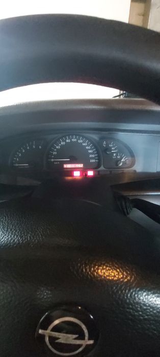 Опел Вектра Б 2.0