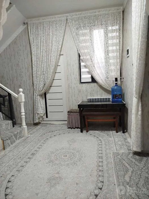 Срочна сотилади... Сергели Узгариш 1.15 coток 5 хона 2 этаж