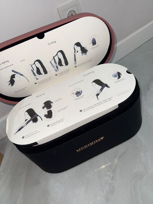 Dyson Airstrait и Dyson стайлер фен