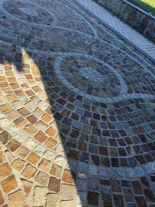 Vând piatră și montez