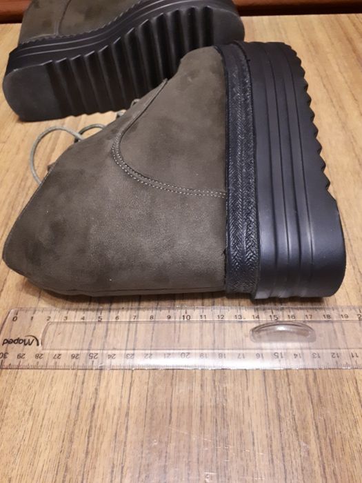 Ботинки на скрытой платформе