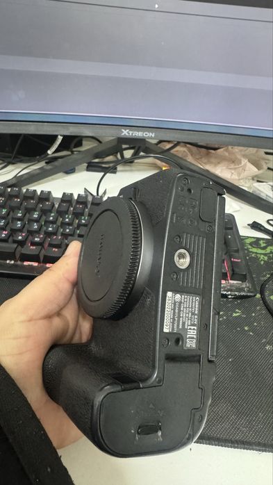 Canon EOS R фотовидеокамера