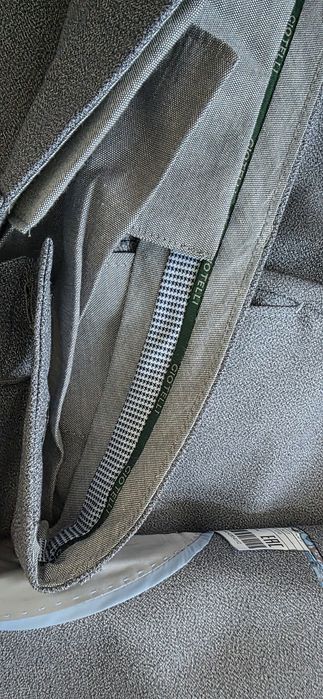 срочно продается новый костюм