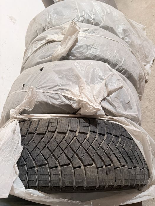 Pirelli Ice Zero 225/65/17 липучка 2024 г.в