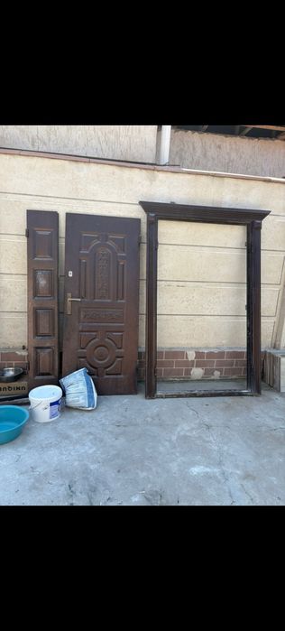 Входной дверь 2.10 х 1.20