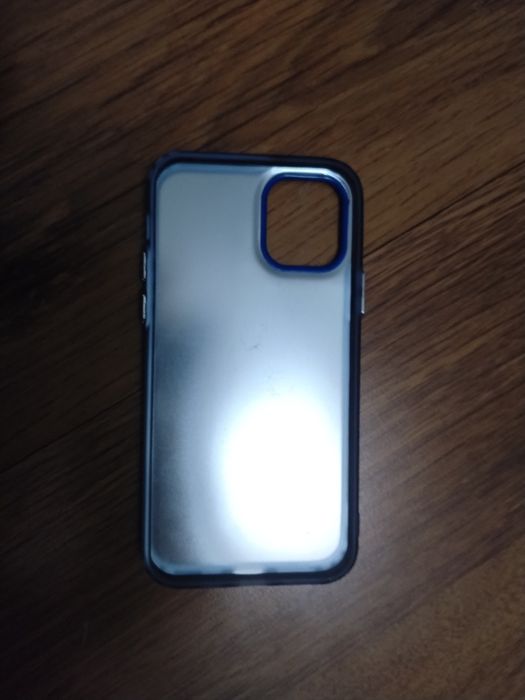 Продавам калъф за Iphone 11 pro