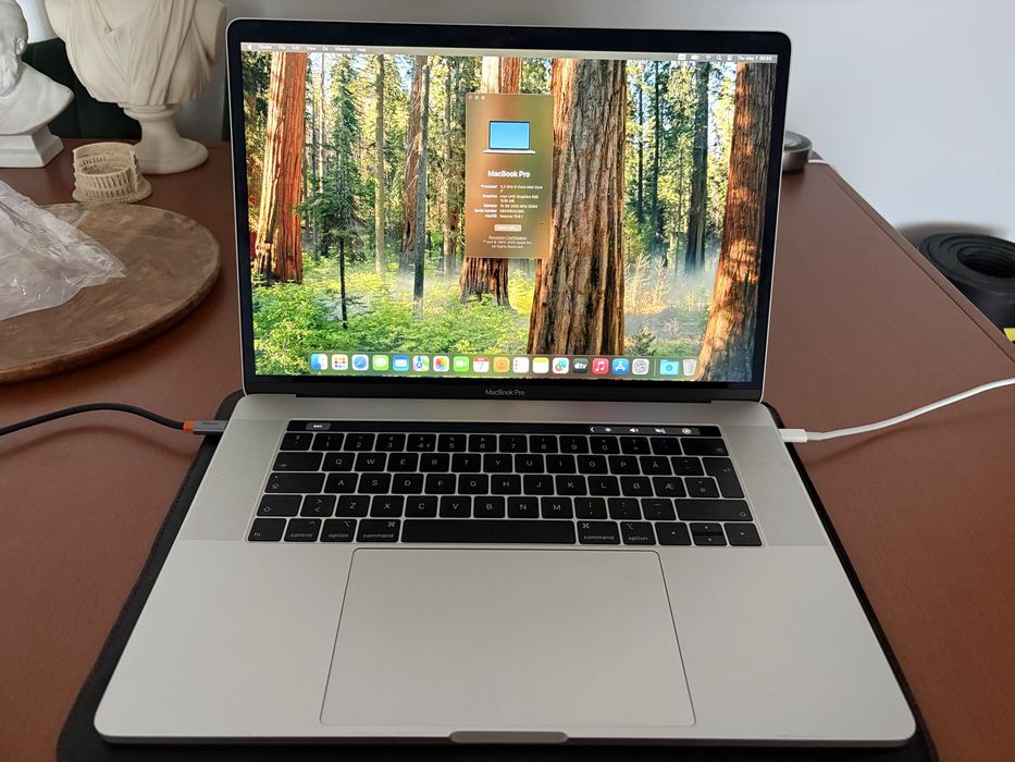 MacBook Pro 15" 2018 | i7 | 16GB RAM | Baterie NOUĂ (3 cicluri) | Defect Tastatură