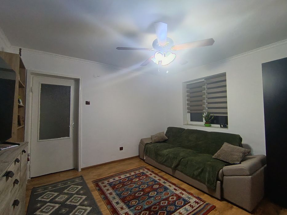 Apartament 2 camere str. Sf. Vineri