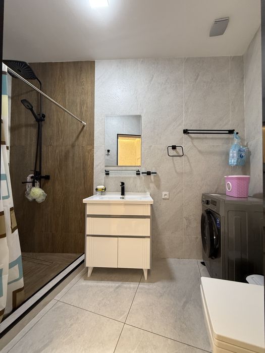 Ховлиси бор квартира сотилади!  Метро 2-чи бекат, Сергили