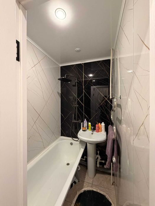 продается 2 ком квартира район Зиг заг