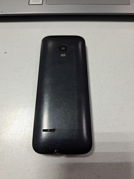 Продам телефон на связь все работает