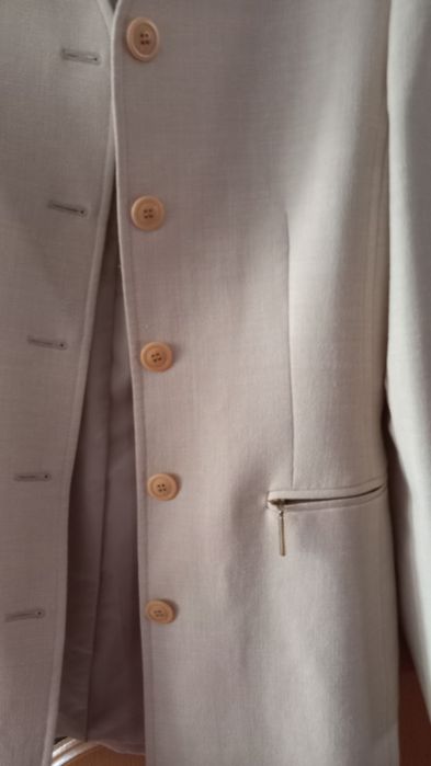 Vand sacou STEILMANN de dama,frumos,culoare crem, nr 44