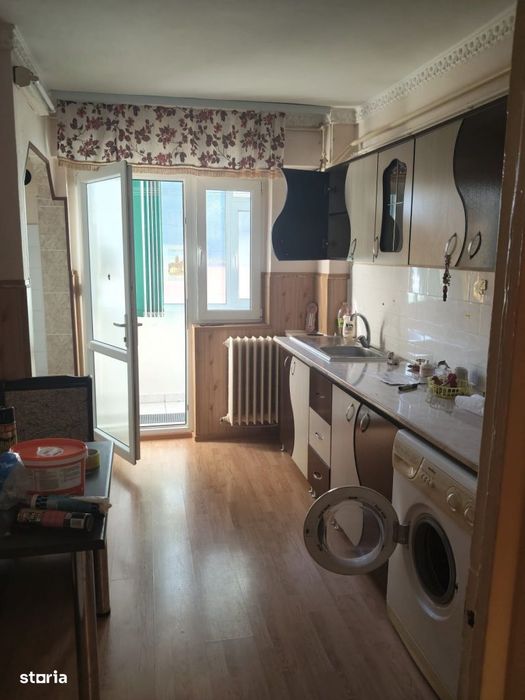 Etaj 1 - apartament 2 camere confort 1 decomandat - Zona Vidin.