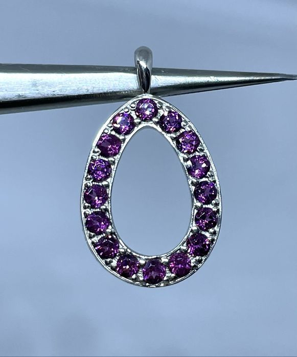 Сребърна висулка "Faberge" с Махенге Гранати