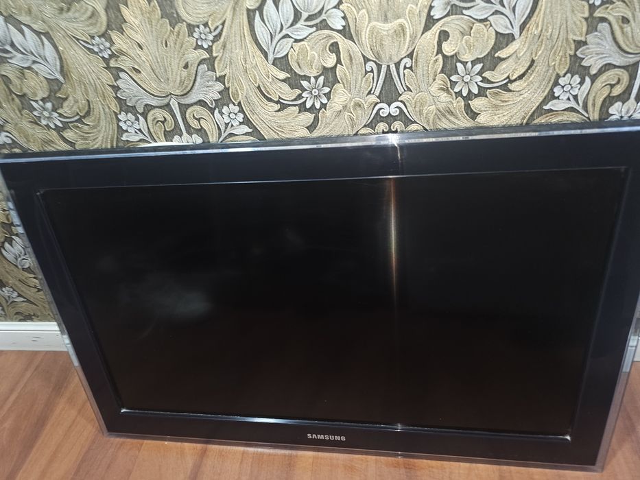 Продам телевизор самсунг в отличном состоянии