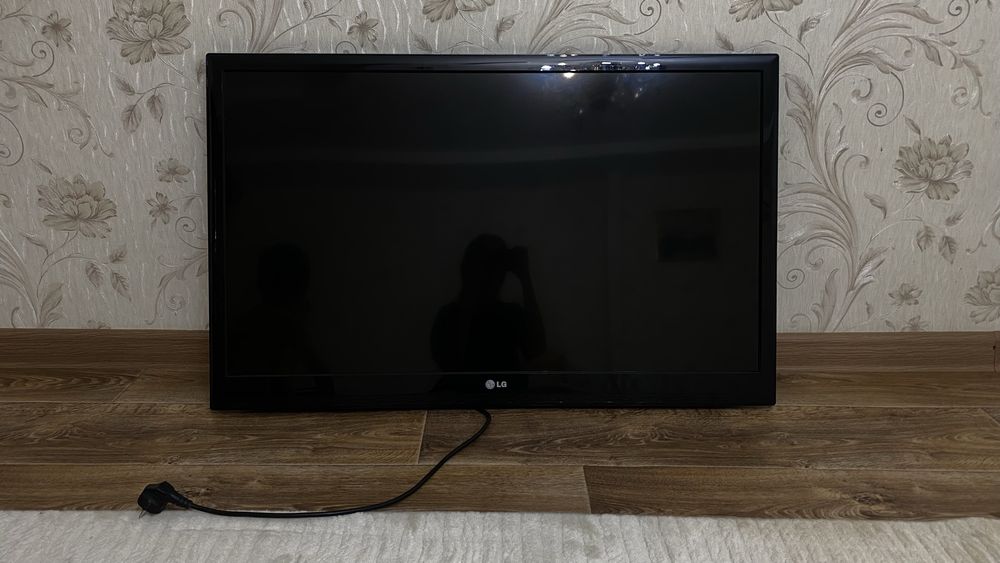 Телевизор LG 101 см