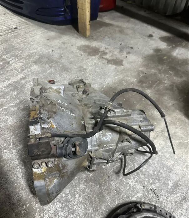 Mkpp Nissan Prairie KA24 2.4l