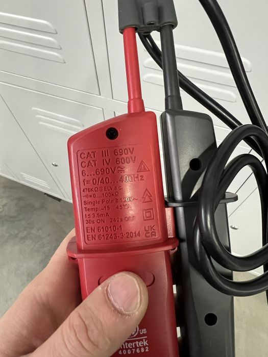 Тестер за напрежение Uni-T UT18C