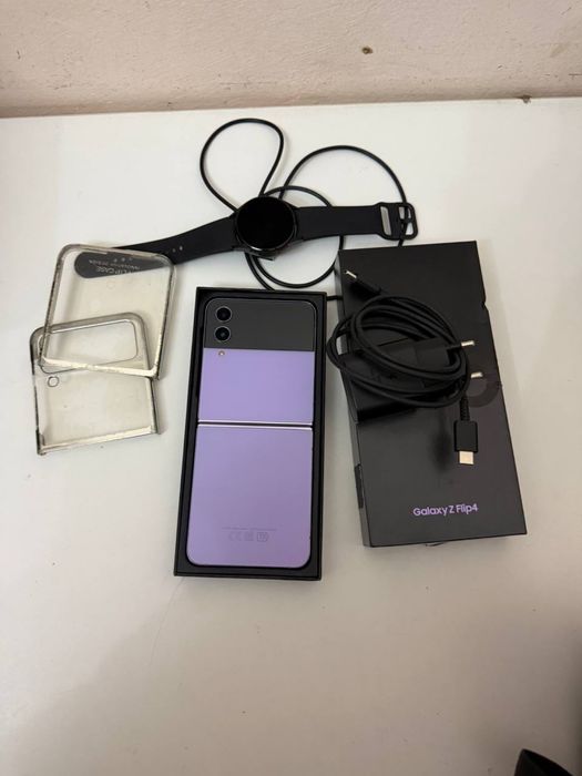 Samsung galaxy flip 4