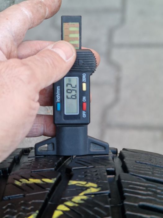 215 65 16c Michelin 4бр.