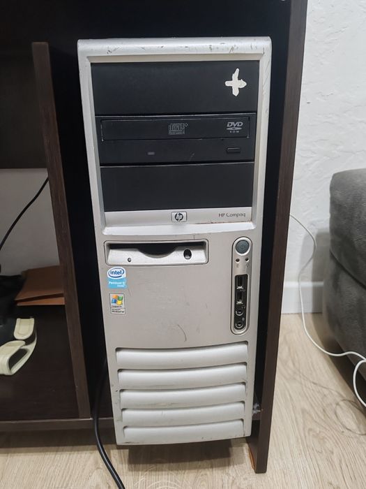 Компьютер+стол+клавиатура+мышка