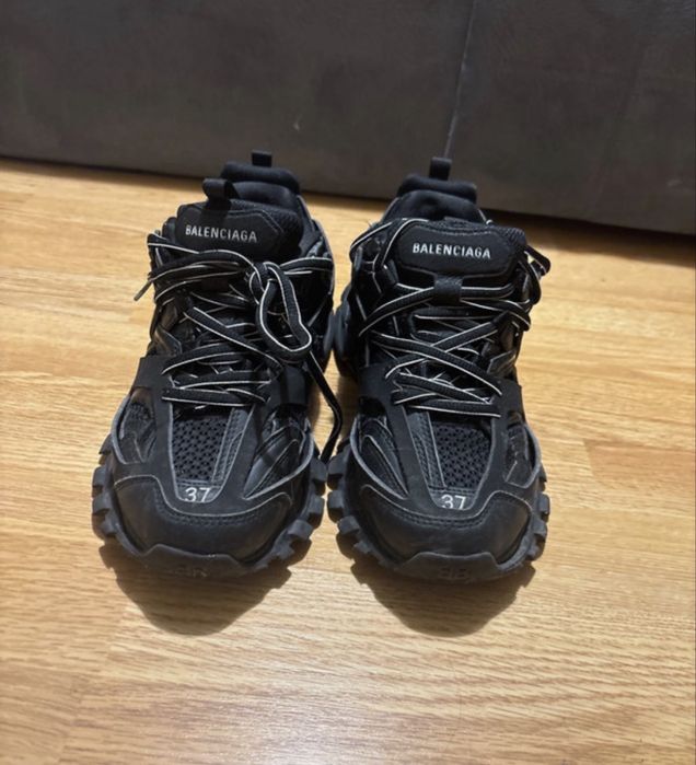 Balenciaga track