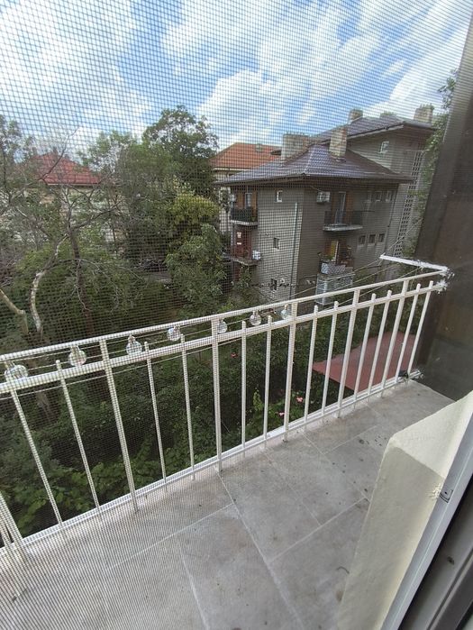 Închiriez apartament cu 3 camere zona Piata 1 Mai București