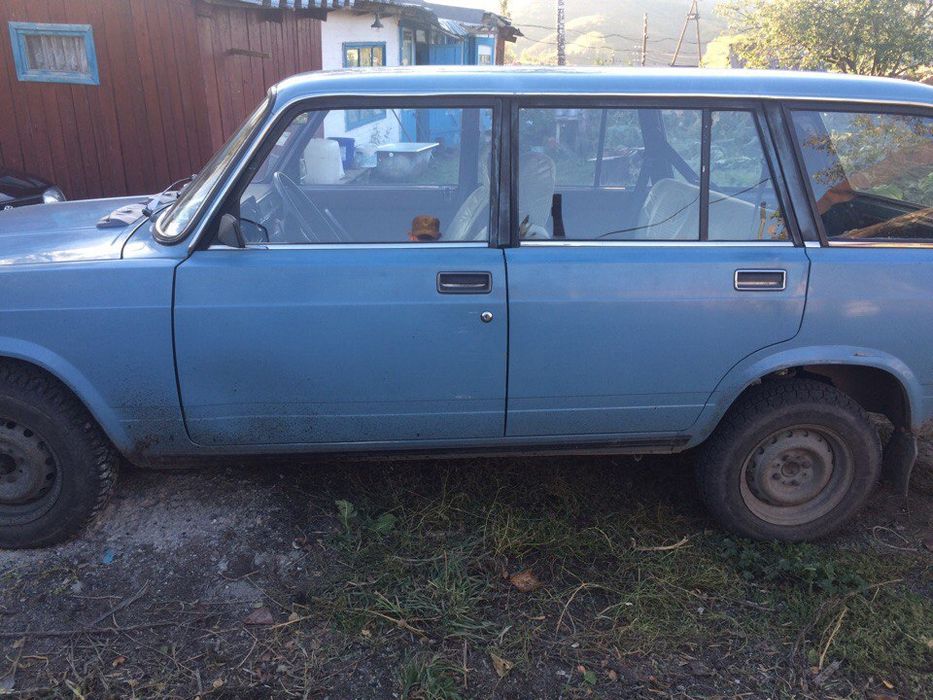 Машина на ходу. Есть торг