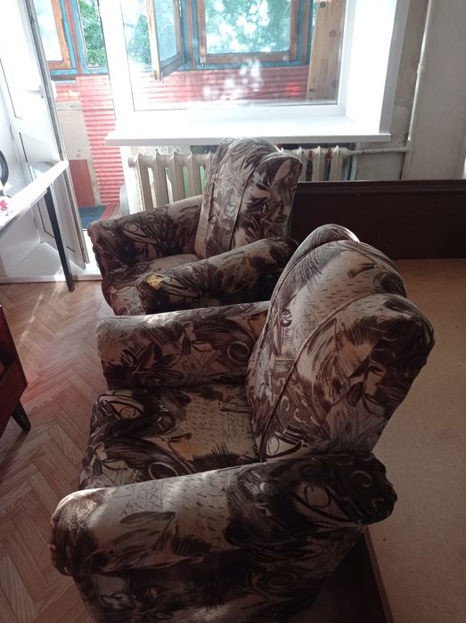 Продам старый шифонер