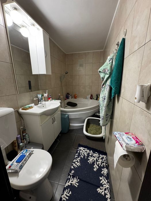 Schimb apartament 3 camere București Vitan cu casă în Făgăraș