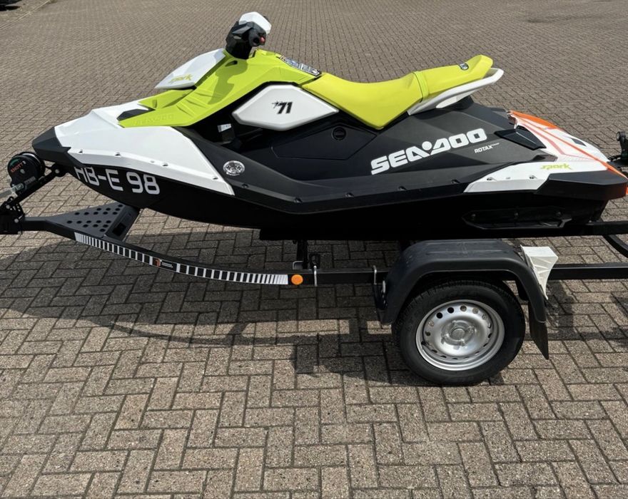 SeaDoo Spark 2up 2023 с колесар