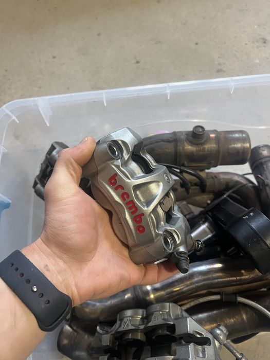 Aprilia rsv4 1000