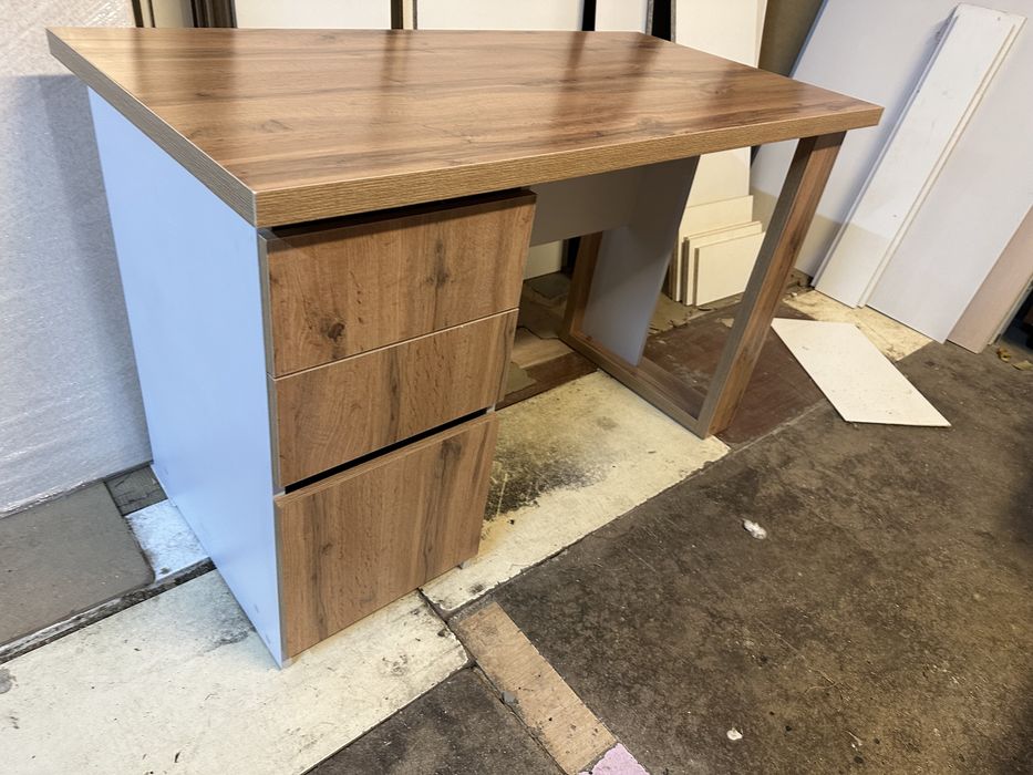 Стол Венус -2. Стол рабочий, с тумбой