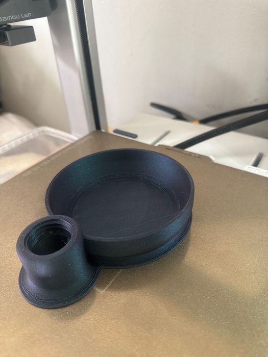 Изработвам персонализирани изделия с 3D принтер по поръчка – подаръци, сувенири, декорации, ключодържатели, поставки и други.