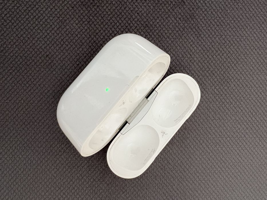 Airpods Pro 2 футляр (кейс)