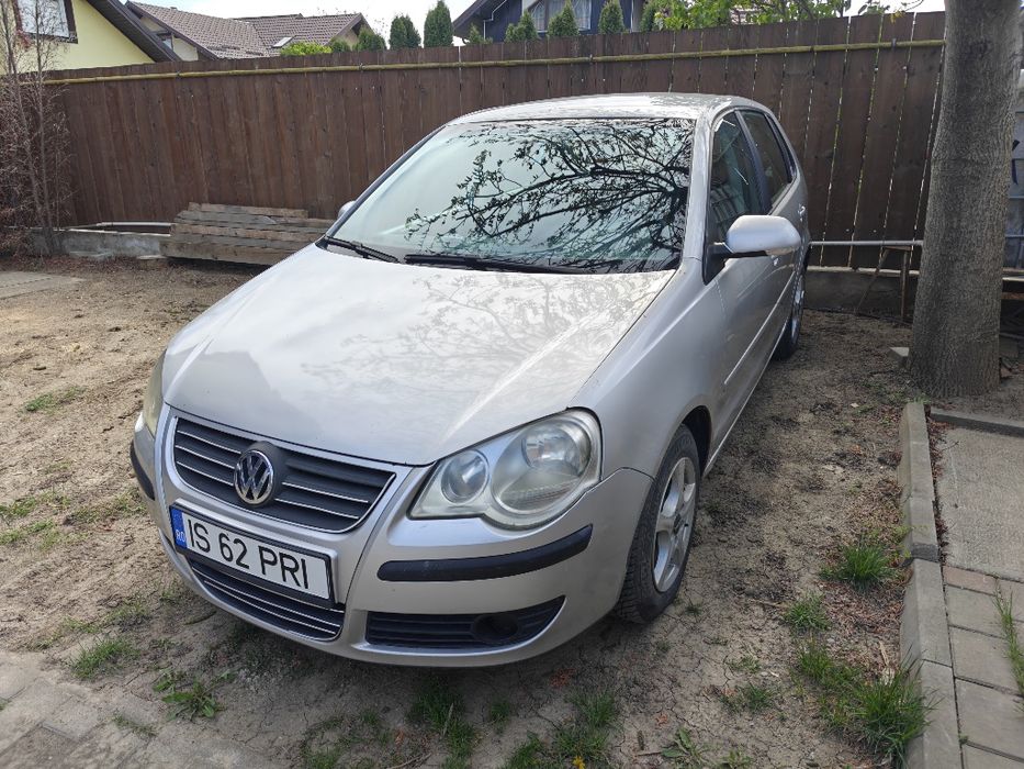 VOLKSWAGEN Polo